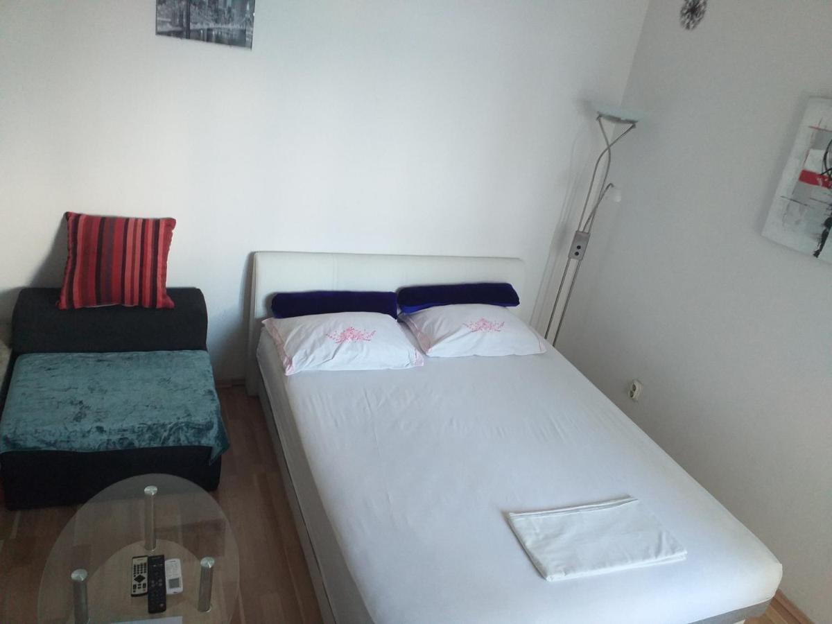 Studio Apartment Ema Split Eksteriør bilde